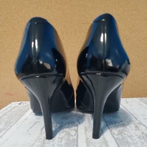 BCBG Heels 8.5